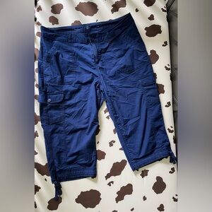 Women’s Cargo Capris